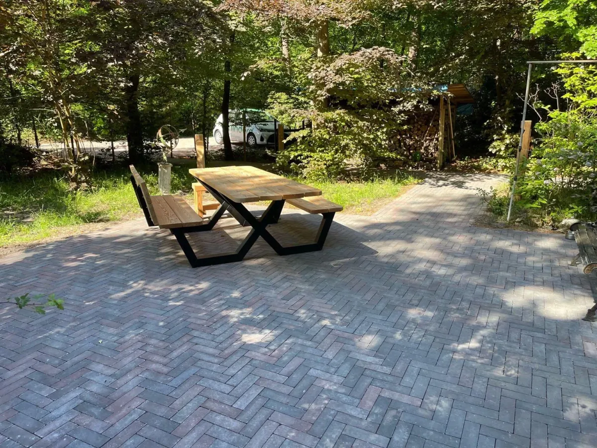 Toegankelijk terras in de natuur